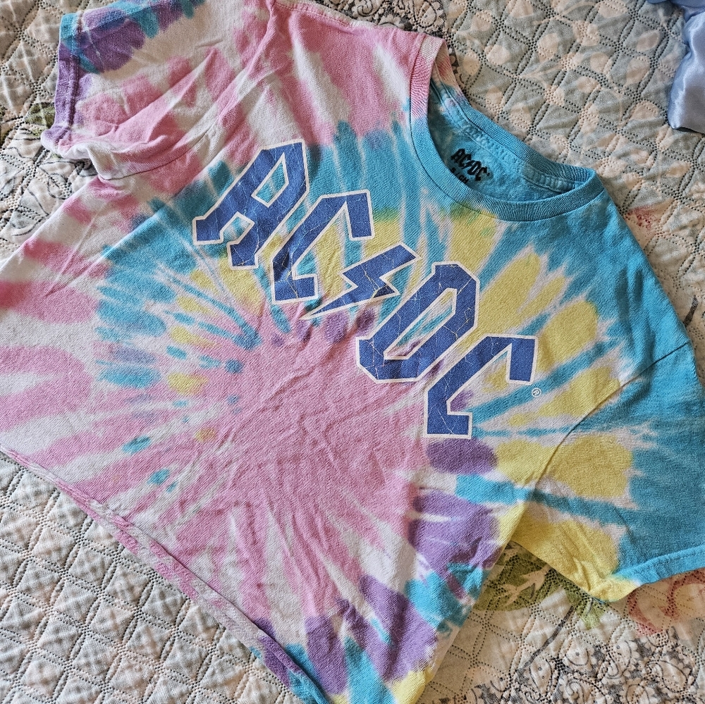 Cropped ACDC tshirt!